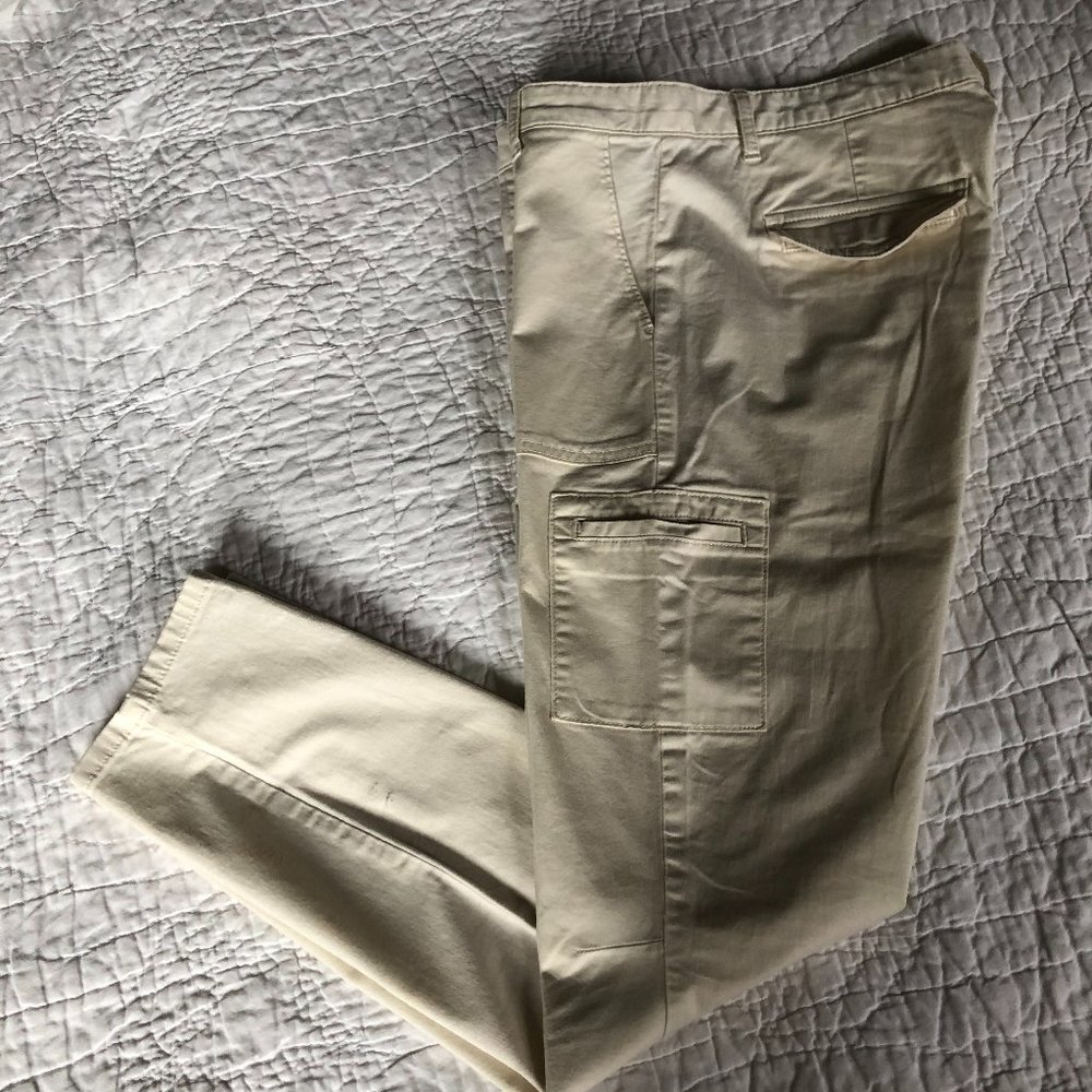 GAP skinny crop size 6 khakis